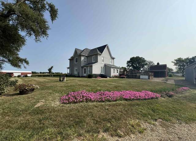 Property at 1677 E Smokey Rd, Avon, IL 61415, 4 beds, 2 baths
