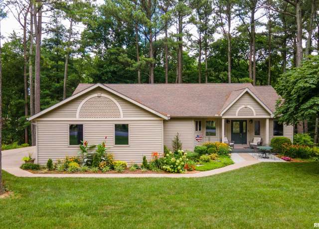 Property at 103 Woodland Trl, Anna, IL 62906-3906, 4 beds, 3 baths