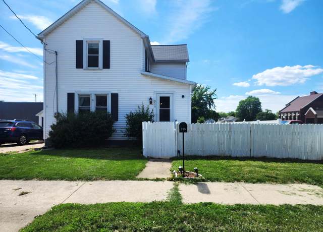 Property at 215 N Oakwood Ave, Geneseo, IL 61254, 3 beds, 2 baths