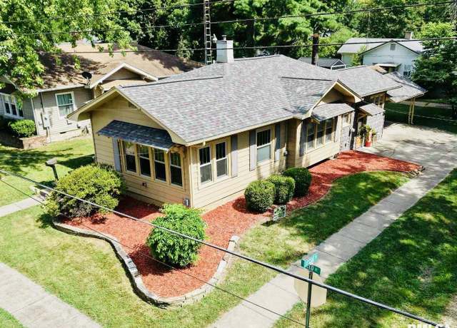 Property at 308 W Reed St, Benton, IL 62812, 2 beds, 2 baths