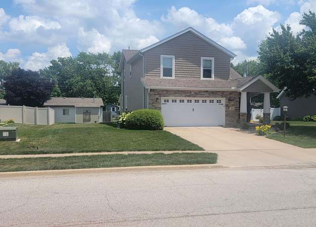 Property at 212 Sandyshores Dr, Chillicothe, IL 61523, 3 beds, 3.5 baths