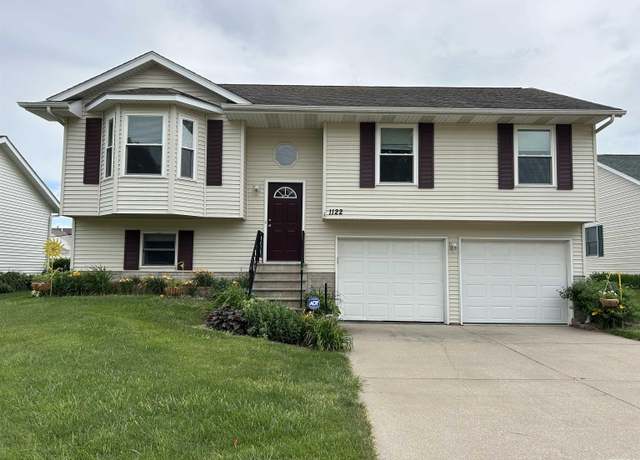 Property at 1122 17th Ave, Silvis, IL 61282, 3 beds, 2 baths