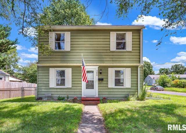 Property at 300 Edgewood Dr, Pekin, IL 61554, 3 beds, 1 bath