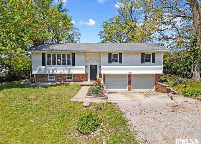 Property at 546 Oak St, Metamora, IL 61548, 4 beds, 2.5 baths