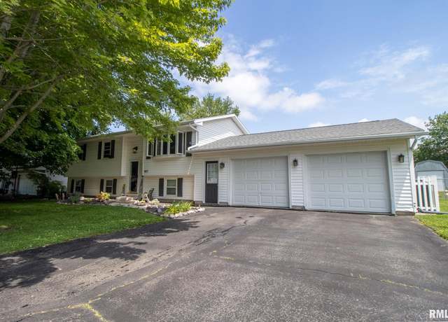Property at 857 Sunnyview Ave, Knoxville, IL 61448, 5 beds, 2 baths