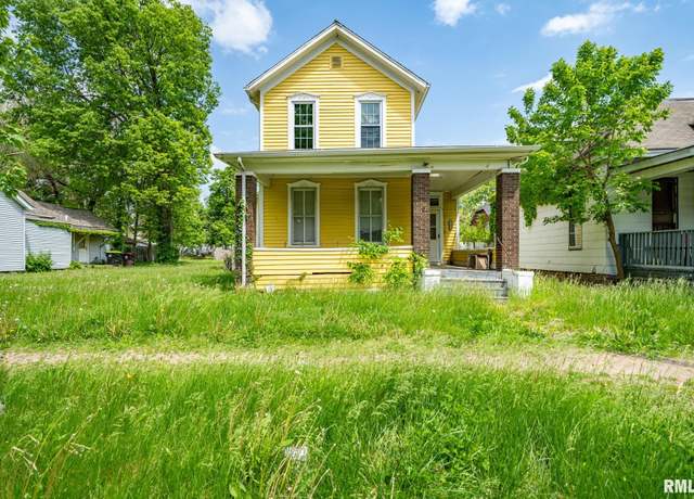 Property at 1206 N Ellis St, Peoria, IL 61606, 3 beds, 2 baths