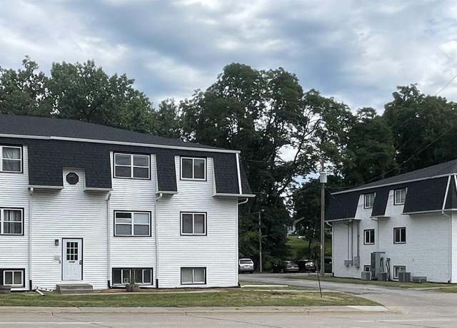 Property at 2324 E Locust St, Davenport, IA 52803, 3 beds, 2 baths