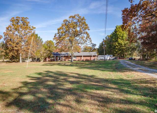 Property at 2857 State Route 161 Hwy, Centralia, IL 62801, 3 beds, 2.5 baths