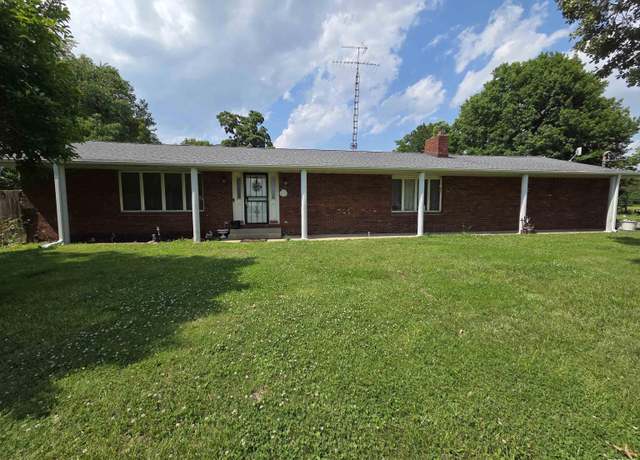 Property at 2857 State Route 161 Hwy, Centralia, IL 62801, 3 beds, 2.5 baths