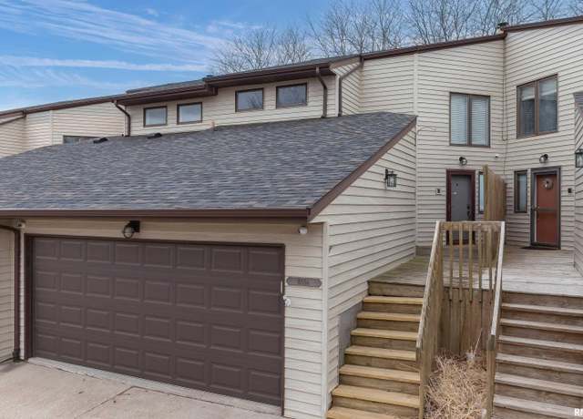 Property at 4056 Prairie Ln, Bettendorf, IA 52722, 4 beds, 3 baths