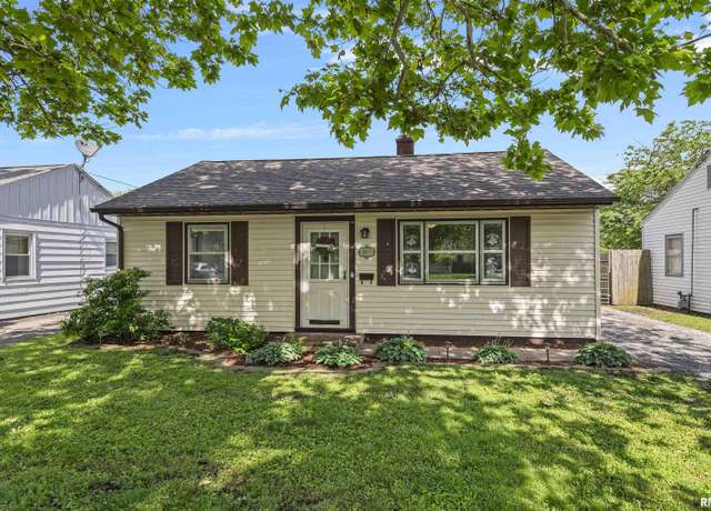 Property at 1608 N 21st St, Springfield, IL 62702-3010, 2 beds, 1 bath