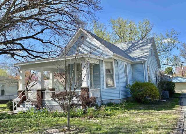 Property at 222 10th St, Lincoln, IL 62656, 3 beds, 2 baths