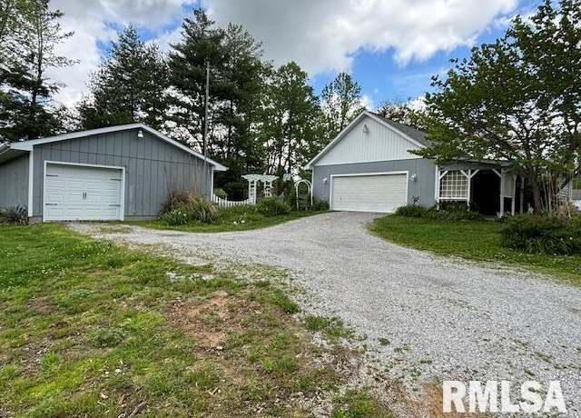 Property at 216 Iowa St, Cambria, IL 62915, 3 beds, 1 bath