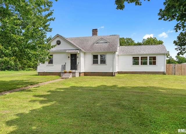 Property at 4418 11th St, East Moline, IL 61244, 3 beds, 2 baths