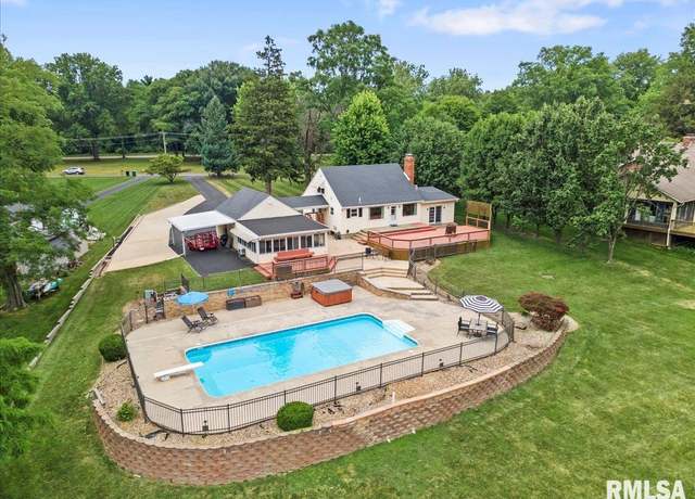 Property at 14 Beachview Ln, Springfield, IL 62712, 3 beds, 2.5 baths
