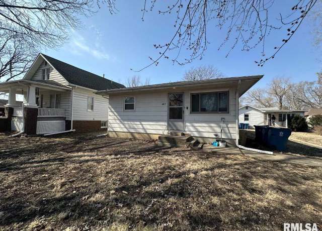 Property at 1613 N 13th St, Springfield, IL 62702, 3 beds, 1 bath
