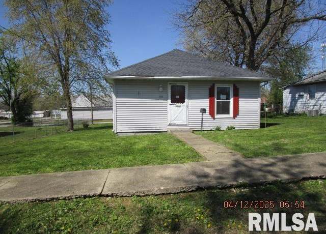 Property at 307 W 7th St, West Frankfort, IL 62896, 2 beds, 1 bath