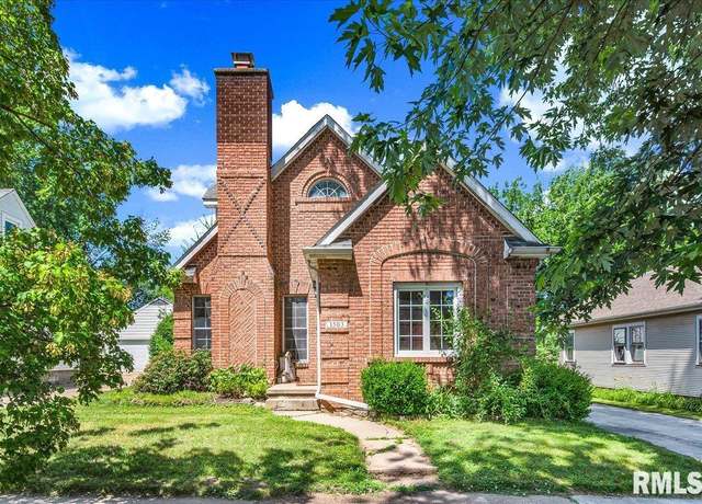 Property at 1503 S 4th St, Pekin, IL 61554, 3 beds, 2 baths