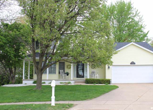 Property at 4412 Regency Pl, Davenport, IA 52806, 4 beds, 3 baths