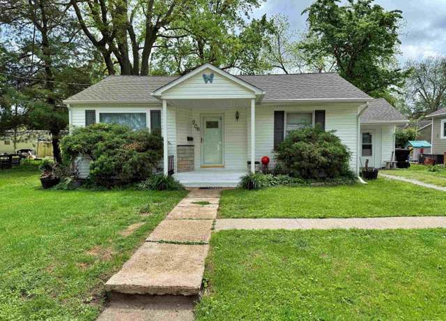 Property at 206 W 16th St, Metropolis, IL 62960, 3 beds, 1 bath