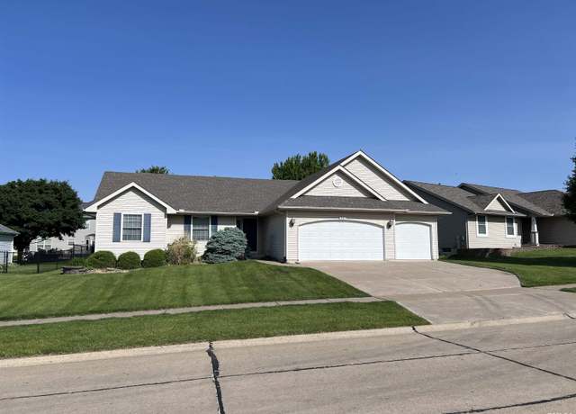 Property at 1520 E 6th St, Coal Valley, IL 61240, 4 beds, 3 baths
