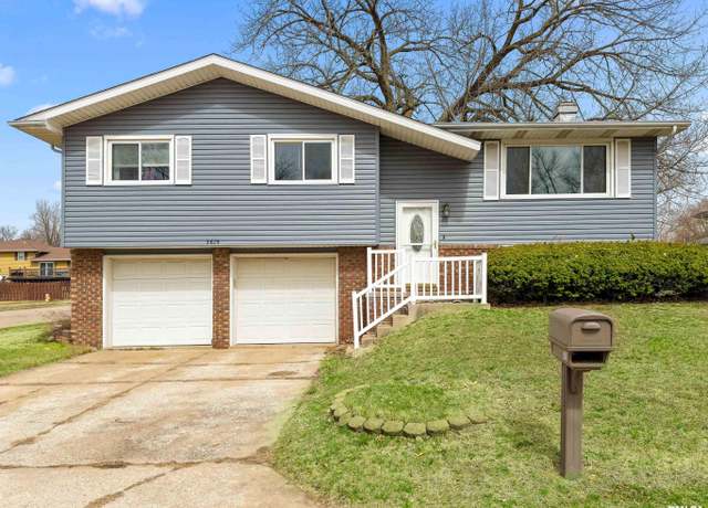 Property at 3615 W Castile Ct, Peoria, IL 61615, 3 beds, 2 baths