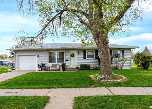 Property at 2305 N Elsie Ave, Davenport, IA 52804, 3 beds, 1 bath