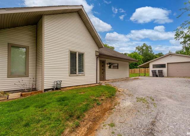 Property at 611 E Grand Ave, Carterville, IL 62918, 3 beds, 2 baths