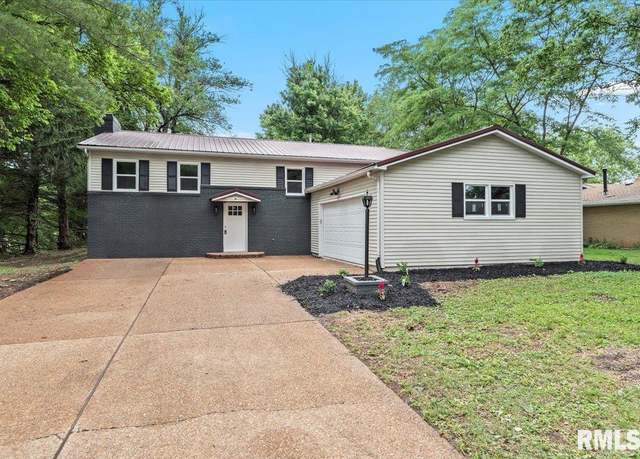 Property at 20 Covered Bridge Acres, Glenarm, IL 62536, 3 beds, 2.5 baths