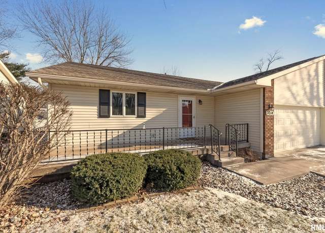 Property at 3014 55th Street Drive, Moline, IL 61265, 2 beds, 2.5 baths