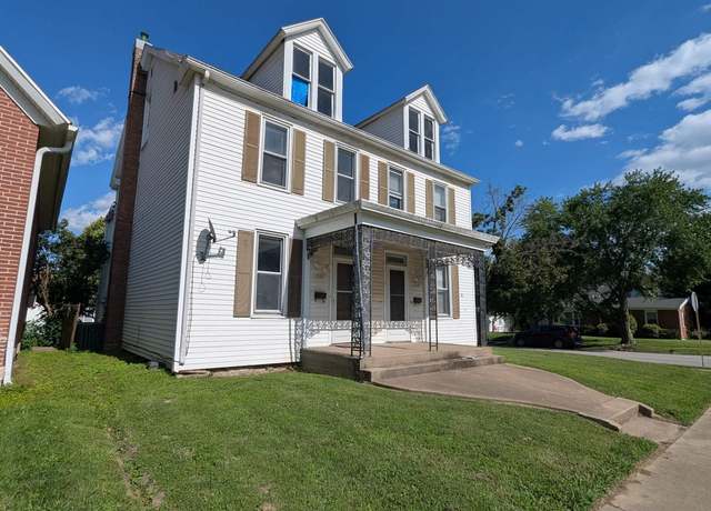 Property at 1037-1039 S 12th St, Quincy, IL 62301, 4 beds, 3 baths