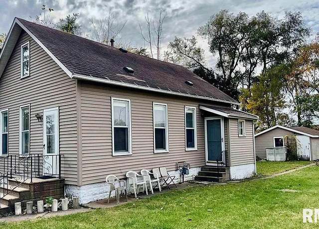 Property at 706 4th St, Rock Island, IL 61201, 2 beds, 1 bath