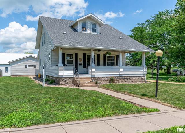 Property at 404 Market St, Delmar, IA 52037, 3 beds, 1.5 baths