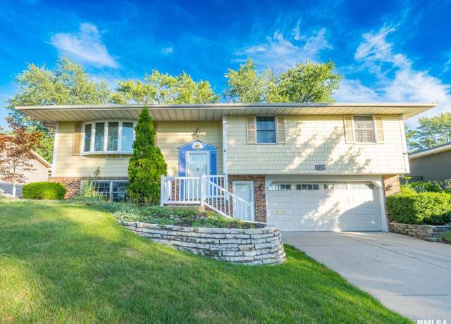 Property at 1602 W Lincoln Wood Pl, Peoria, IL 61614, 3 beds, 1.5 baths