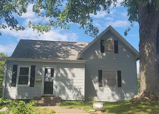 Property at 3016 Cleveland St, Clinton, IA 52732, 5 beds, 2 baths