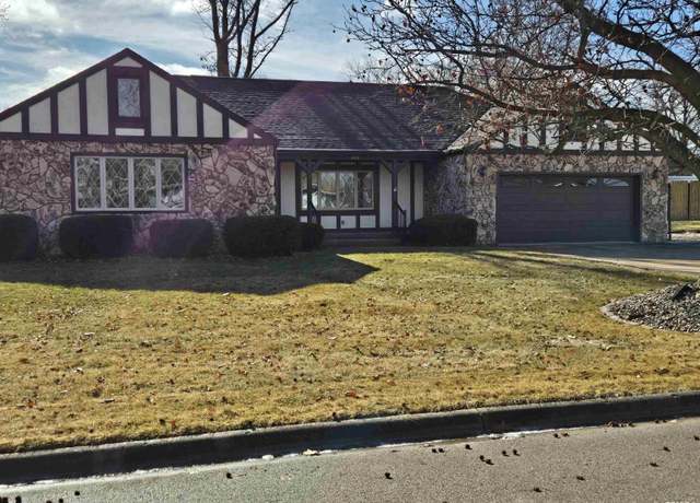 Property at 302 Pecan, Canton, IL 61520, 3 beds, 2.5 baths