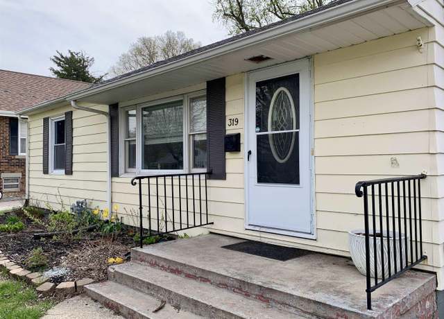 Property at 319 Superior St, Jacksonville, IL 62650, 2 beds, 1 bath
