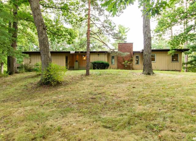 Property at 432 W Singing Woods Rd, Edelstein, IL 61526, 3 beds, 2 baths