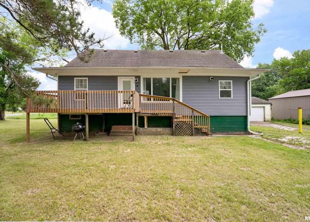 Property at 183 Island Ave, East Moline, IL 61244, 4 beds, 3 baths