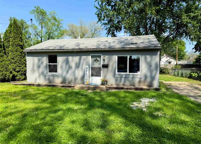Property at 1204 Maple St, Pekin, IL 61554, 2 beds, 1 bath