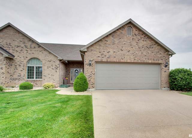 Property at 1619 S 47th St, Quincy, IL 62305, 4 beds, 2.5 baths