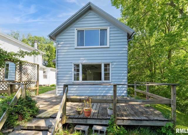 Property at 1808 E 12th St, Davenport, IA 52803, 2 beds, 1 bath