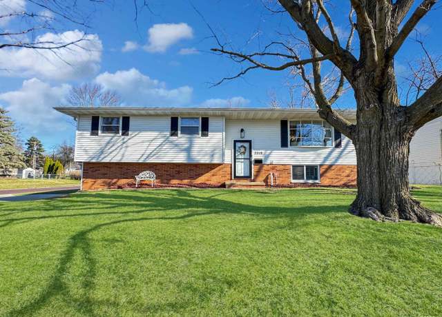 Property at 3319 W Chartwell Rd, Peoria, IL 61614, 4 beds, 2 baths