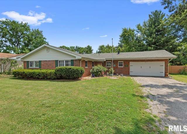 Property at 13 Birch Dr, Chatham, IL 62629, 3 beds, 1.5 baths