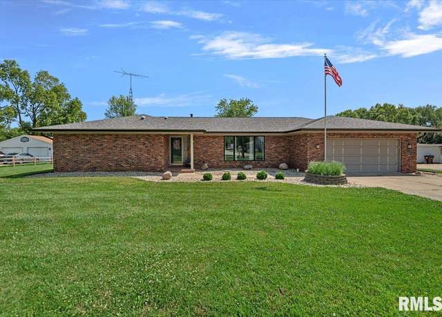 Property at 115 W Center St, Loami, IL 62661, 3 beds, 2.5 baths