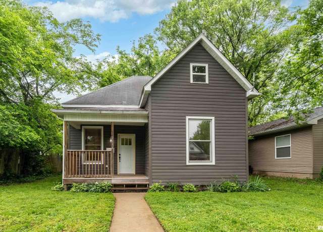 Property at 2016 Division St, Murphysboro, IL 62966, 3 beds, 2 baths
