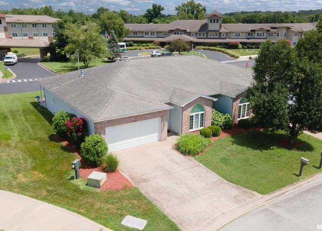 Property at 1002 Villa Ct, Carbondale, IL 62901, 3 beds, 2 baths