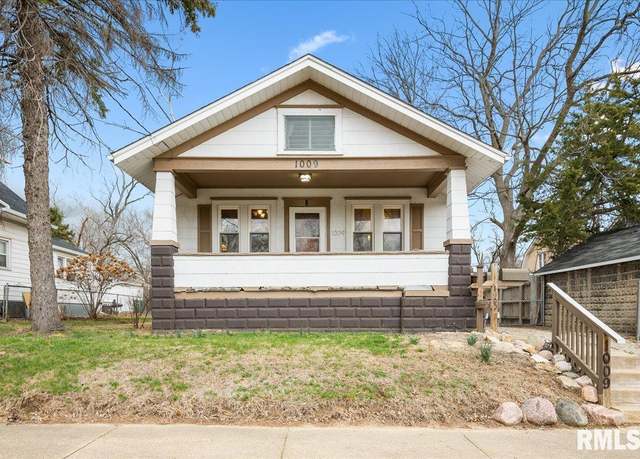 Property at 1009 E Kansas St, Peoria, IL 61603, 3 beds, 2 baths