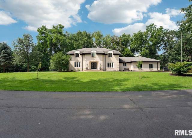 Property at 26 Briarwood Ln, Bettendorf, IA 52722, 5 beds, 4.5 baths