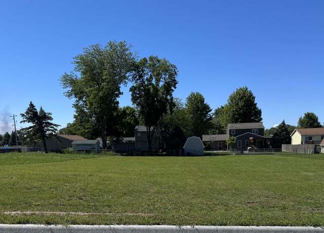 Property at 1813 Zara Trace St, Clinton, IA 52732